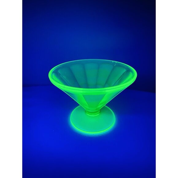Set of 3 Federal Glass Green Uranium Depression Footed Sherbet Dessert Dish - Picture 4 of 9